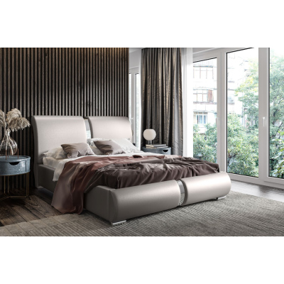 Čalúnená posteľ s chrómovými doplnkami 120x200 YVONNE - sivá ekokoža