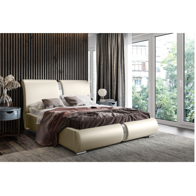 Čalúnená posteľ s chrómovými doplnkami 140x200 YVONNE - béžová ekokoža