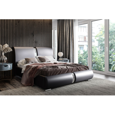 Čalúnená posteľ s chrómovými doplnkami 200x200 YVONNE - čierna ekokoža