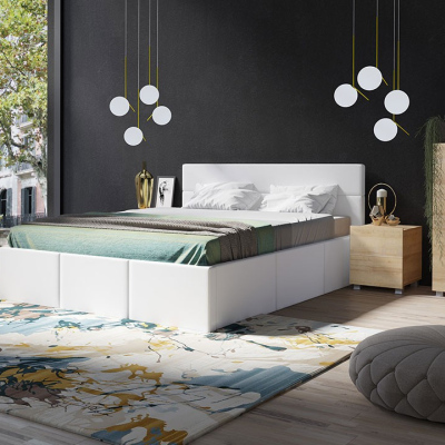 Spálňová zostava s LED bielym osvetlením a s posteľou 160x200 cm CHEMUNG - dub zlatý / biela ekokoža