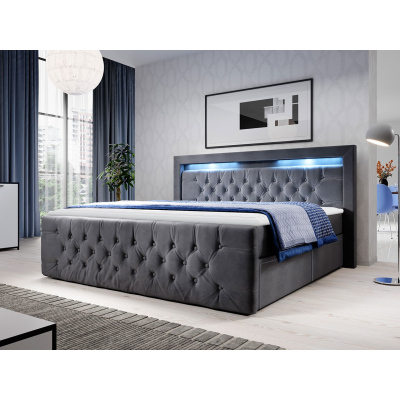 Boxspringová posteľ s LED osvetlením a štyrmi zásuvkami 140x200 DELBIN - šedá + topper ZDARMA