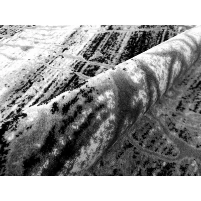 Moderný kusový koberec 60x100 cm DEMIAN - šedý / čierny / biely