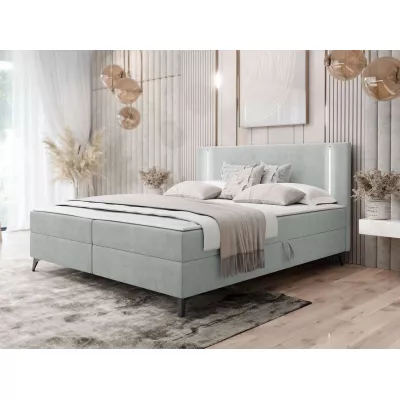 Americká manželská posteľ 180x200 s LED osvetlením FIDOREA - šedostrieborná + topper ZDARMA