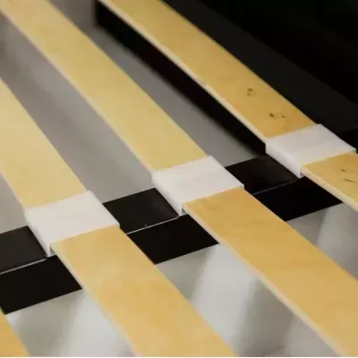 Čalúnená manželská posteľ 140x200 ESCALON - čierna ekokoža