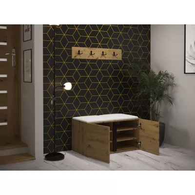 Nábytok do chodby s čalúnenými panelmi 42x42 SELAND 7 - biely / svetlý béžový