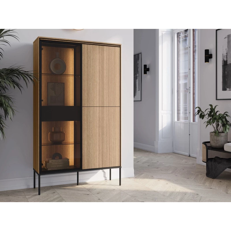 Vysoká presklená komoda s dvierkami a šuplíkom ANACORTES - dub + LED osvetlenie ZDARMA