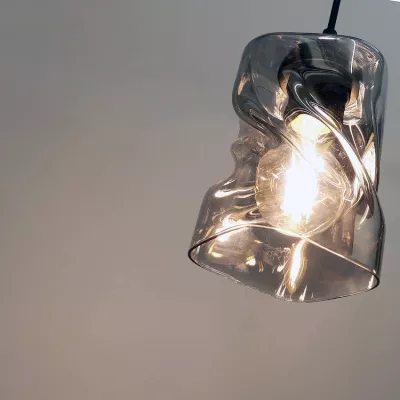 Moderné závesné osvetlenie FELIS - 1xE27, 60W, čierne / dymové sklo