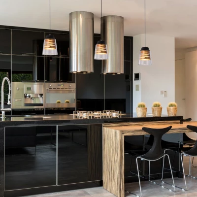 Moderné závesné svetlo FRESNO - 1xE27, 60W, čierne / zlaté / číre