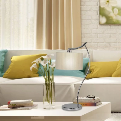 Moderná stolná lampa DRAGA - 1xE27, 60W, chrómovaná / krémová