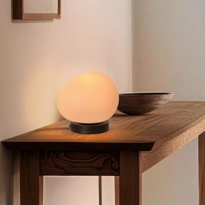 Stolná lampa v japandi štýle STONES - 1xE27, 40W, 20cm, čierna / biela