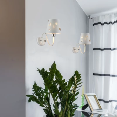 Moderná nástenná lampa BATLEY - 1xE14, 60W, biela