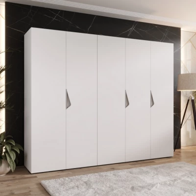 Široká šatníková skriňa 250 cm AMARIS 1 - biela / kašmírové úchyty