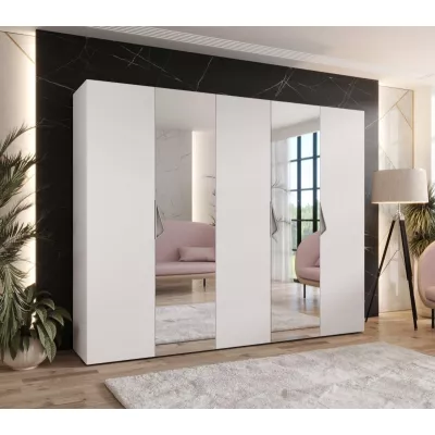 Široká šatníková skriňa 250 cm AMARIS 2 so zrkadlom - biela / kašmírové úchyty