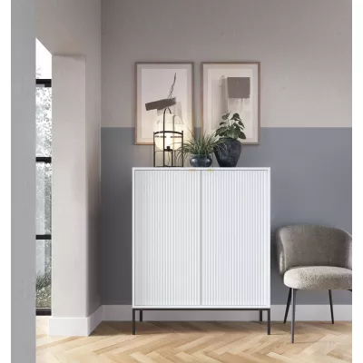 Vysoká komoda MISHEEL - biela / čierna