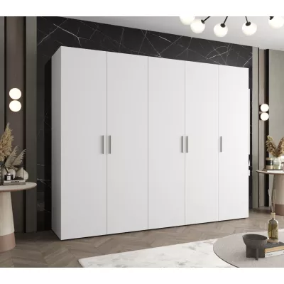 Priestranná šatníková skriňa HELMA 1 250 cm - biela / strieborné úchyty