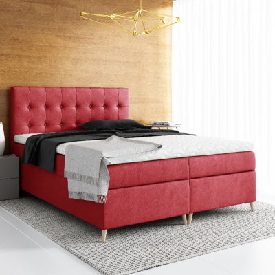 Elegantné čalúnené jednolôžko Komala s úložným priestorom červená 120 x 200 + topper zdarma