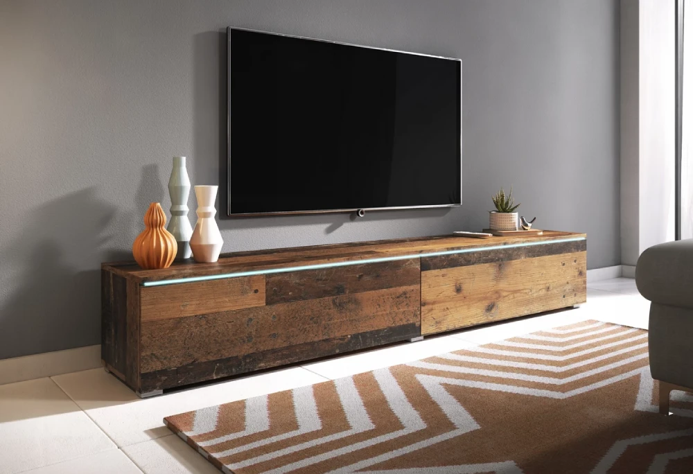 TV stolík Ceriee v dekore old style postavený voľne na zemi