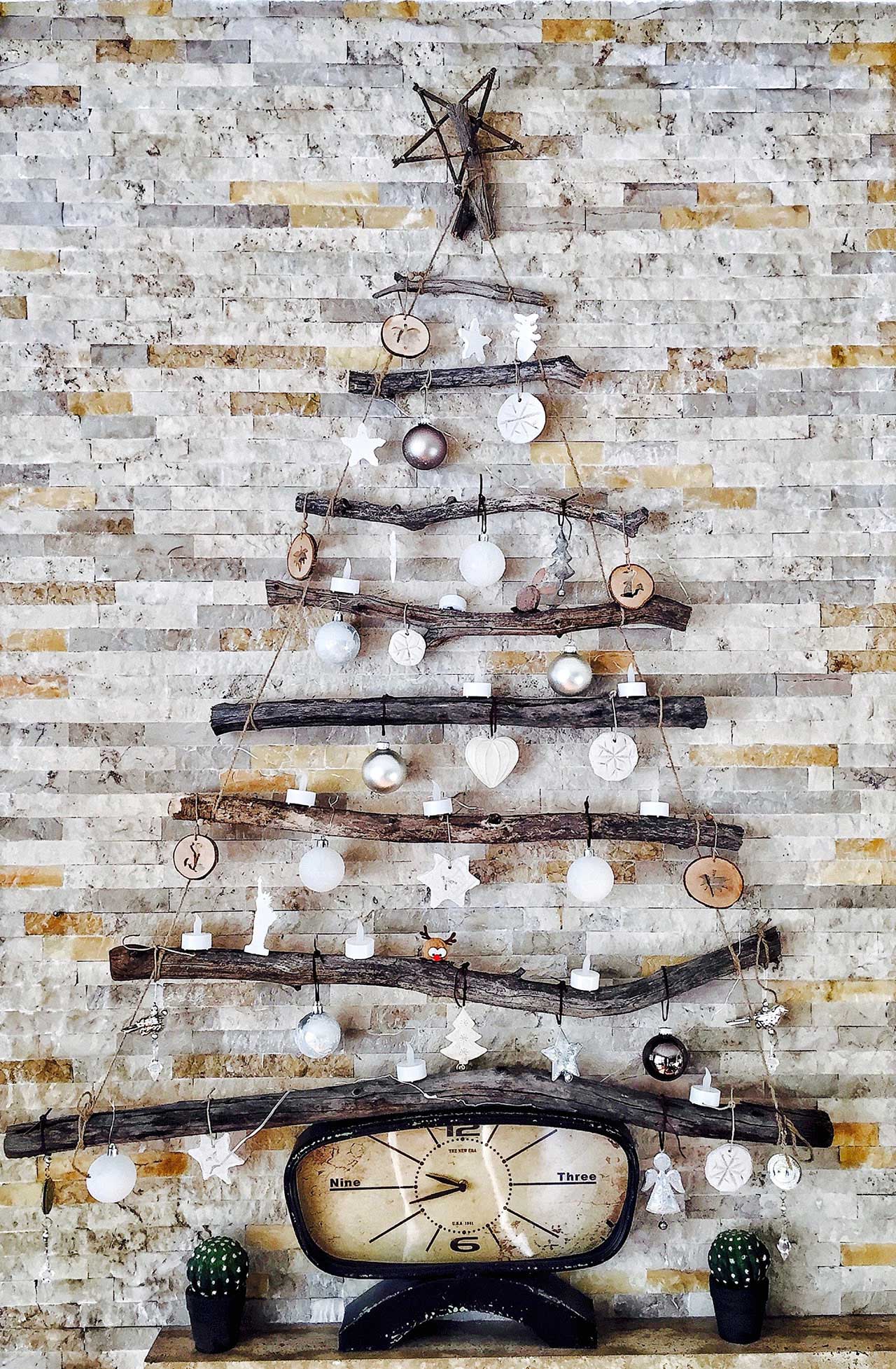 Nástenný DIY vianočný stromček