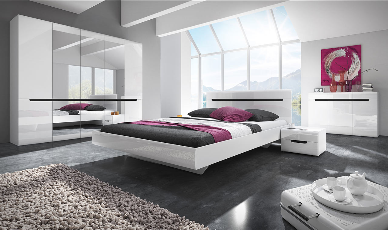Biela moderná spálňa v minimalistickom dizajne