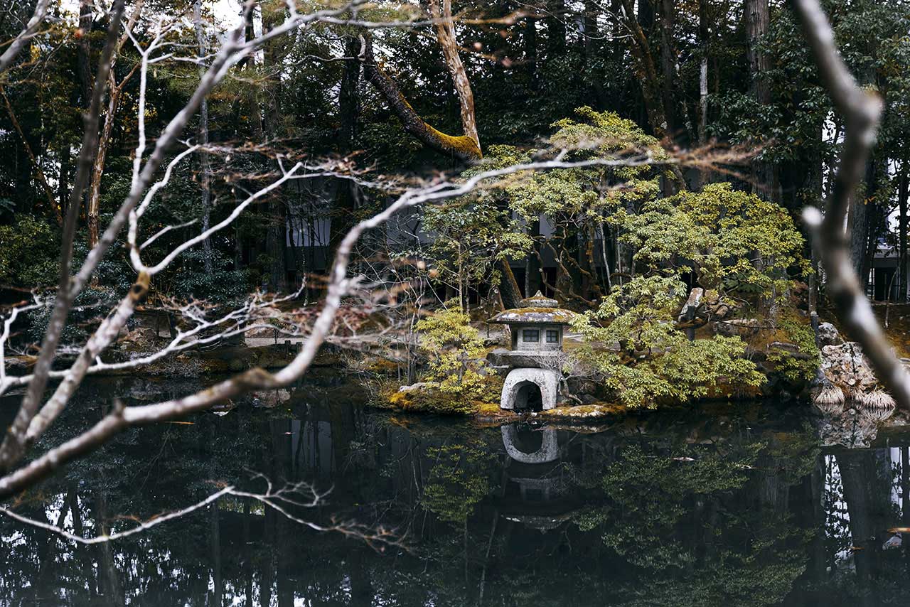 Japonská záhrada a jej základné prvky.