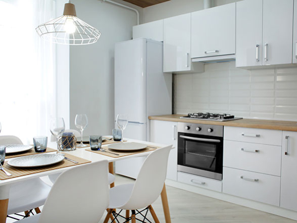 Nábytok do kuchýň a jedální – praktické štýlové riešenia